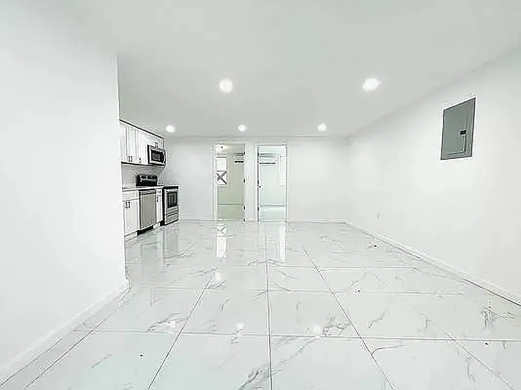 2832 West 15th Street — Photo 3
