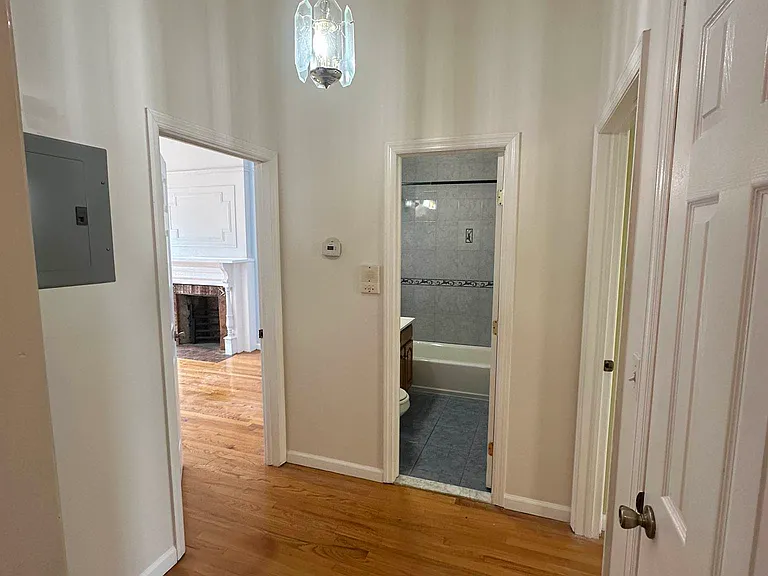 21 Vernon Ave #1 — Photo 18