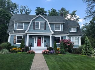 27 Maple Ter, Maplewood, NJ 07040