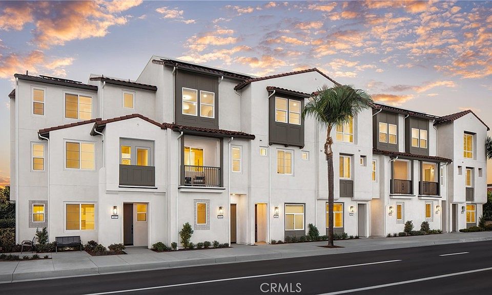 1st image of 685 S Brea Blvd #304