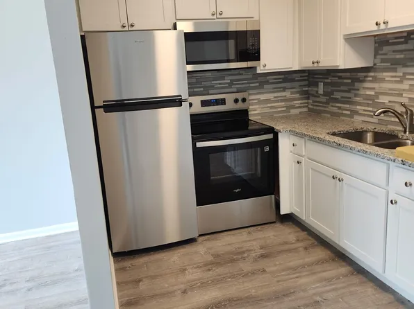 1016 Bratton Ave #5, Marseilles, IL 61341