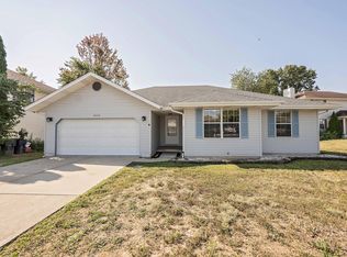 3020 W Melbourne St, Springfield, MO 65810