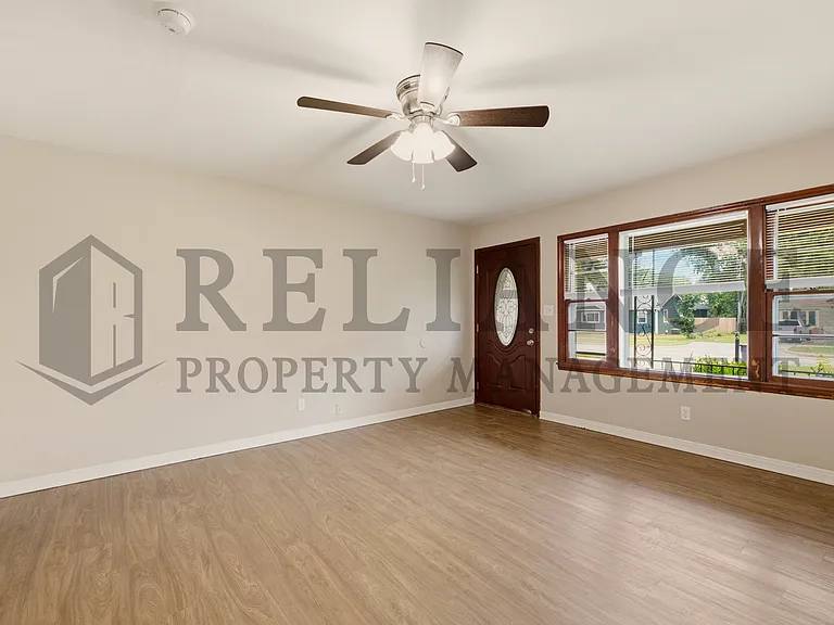 2917 S Walnut St — Photo 18