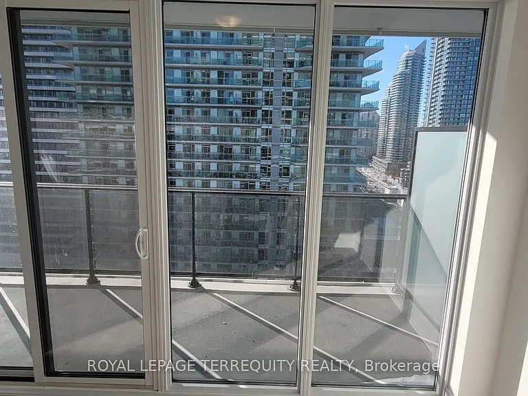 70 Annie Craig Dr #1407 — Photo 5