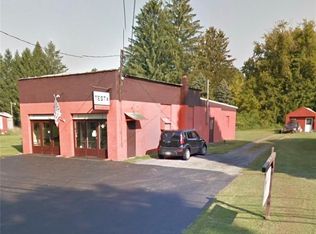 3711 Armstrong Rd, Syracuse, NY 13209