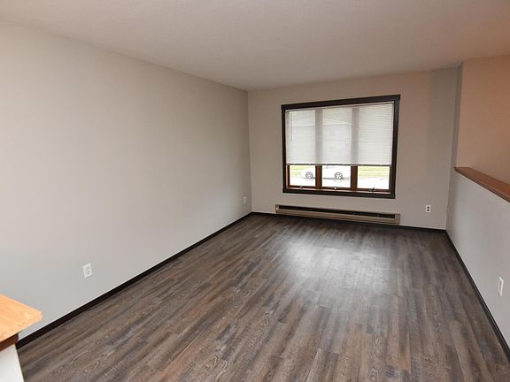 5th image of 1124 10th Ave N APT 1