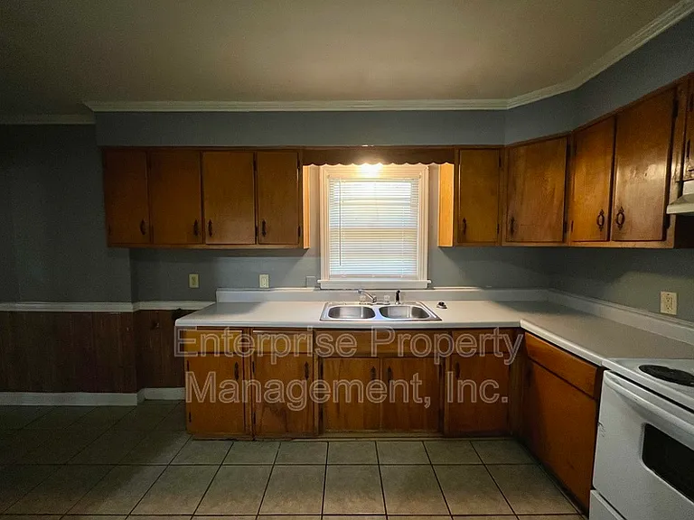 1922 Saint Elmo Ave — Photo 10