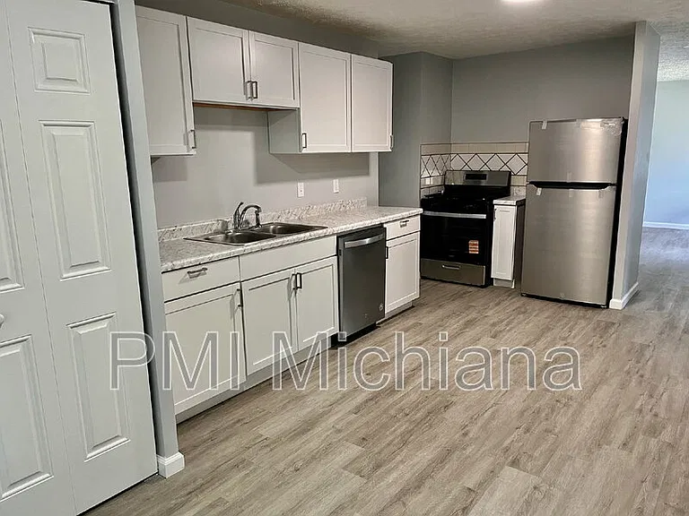 3110 Voll Ln — Photo 8