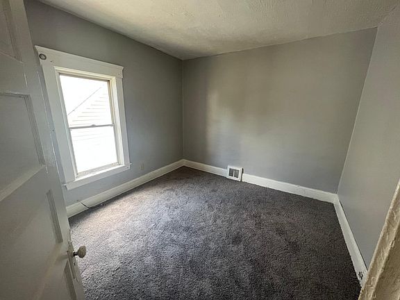 4th image of 651 E 102nd St #3