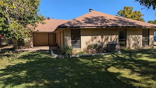 1713 Arlington Cir Photo 1