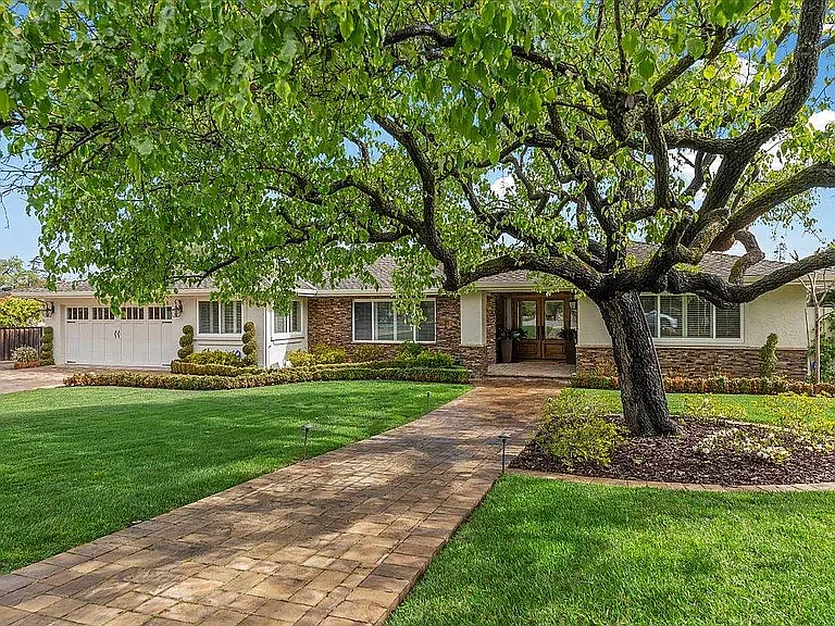 6692 Leyland Park Dr — Photo 1
