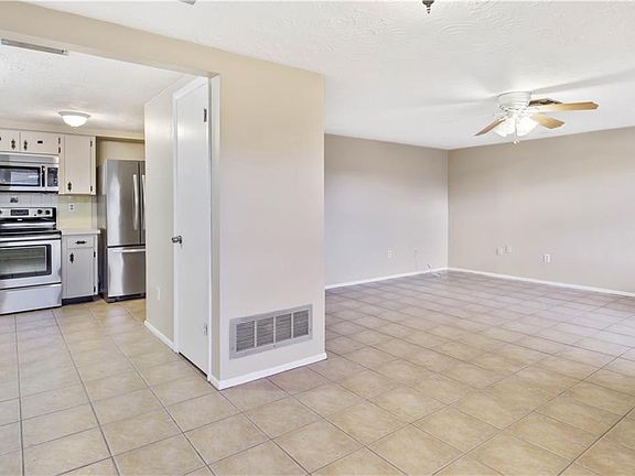 5th image of 3320 Cincinnati Dr