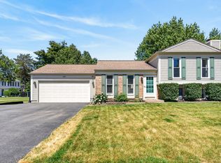 1000 Timberwood Ln, Algonquin, IL 60102