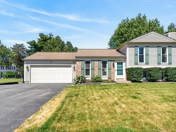 1000 Timberwood Ln, Algonquin, IL 60102