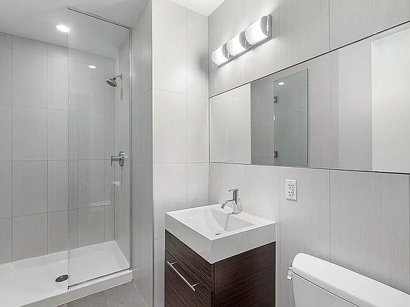 5th image of 240 Frost St #2R