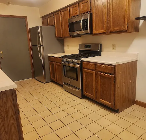 10 Nuttall Ln #3 — Photo 1