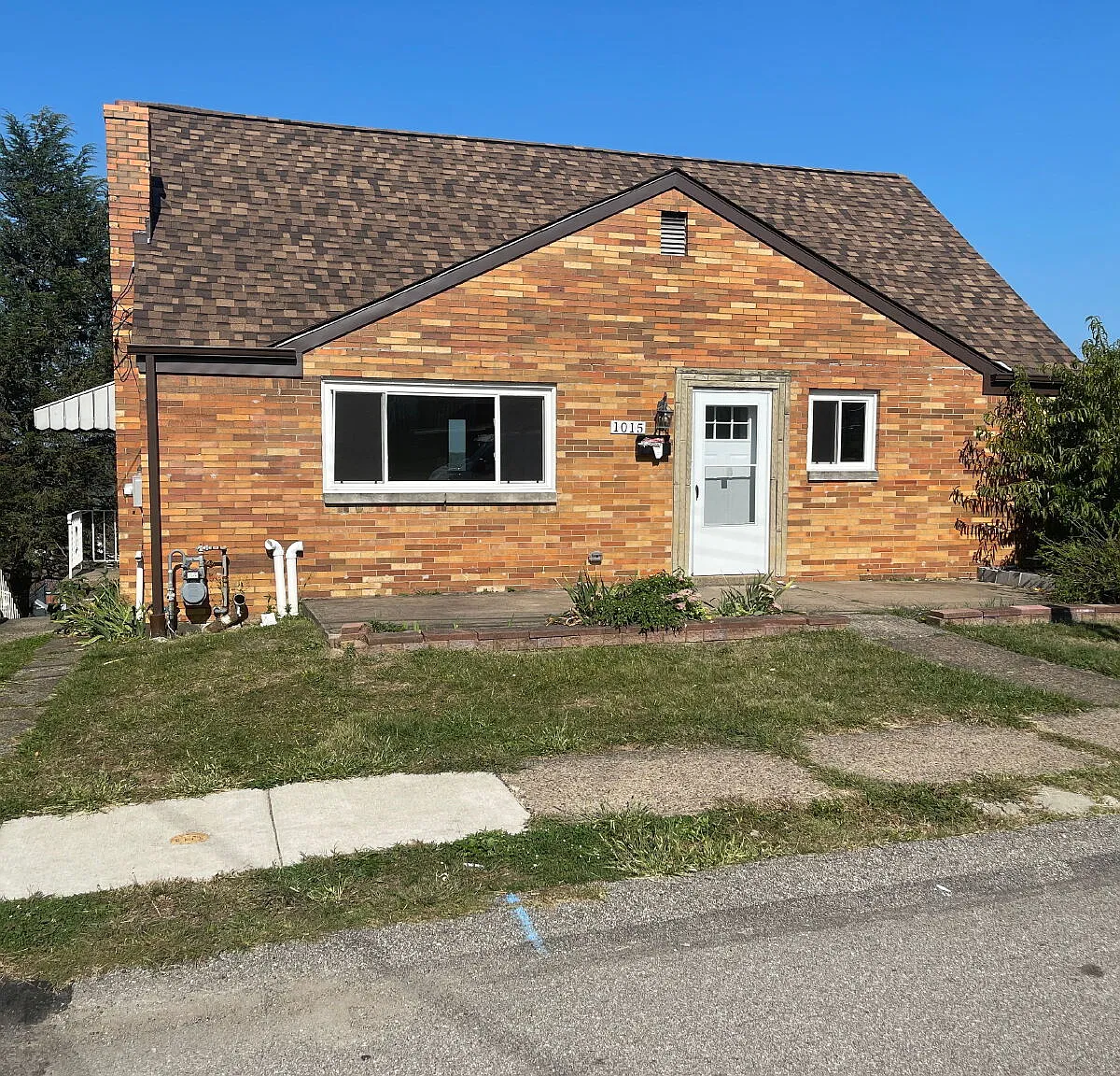 3 bed, 2.0 bath, $1,300 — Photo 1