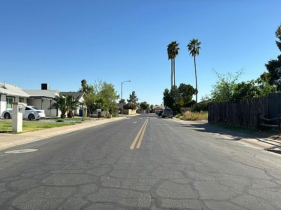 4th image of 14640 N 52nd Ave