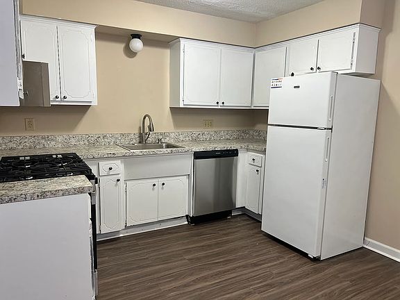 4th image of 4825 Pennfair St