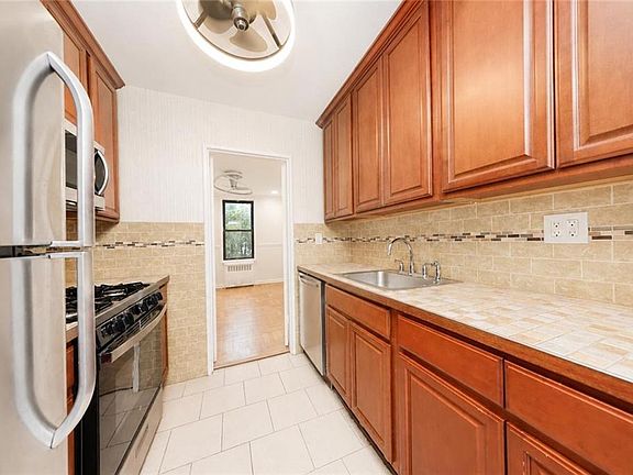 3rd image of 100 Colfax Ave APT 2H
