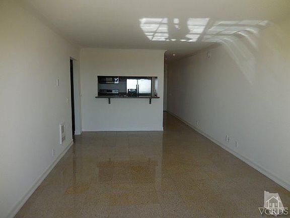 2nd image of 338 E Surfside Dr