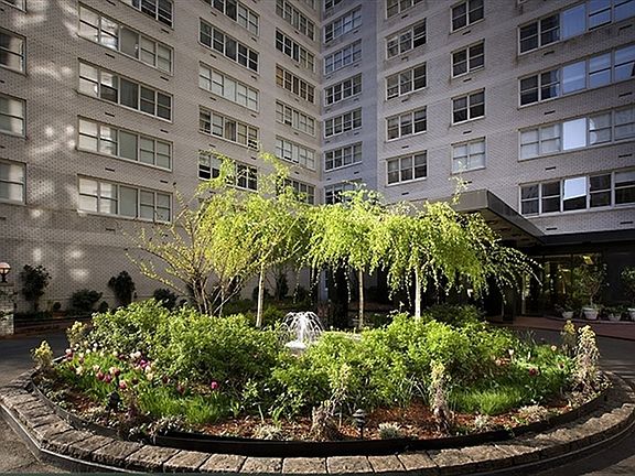 4th image of 155 W 68th St APT 1615