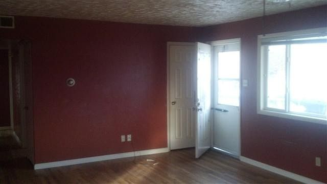 2nd image of 406 Hynds Ave