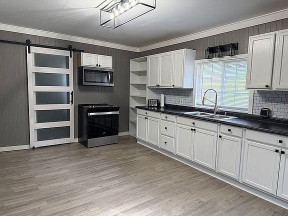 4th image of 39824 State St