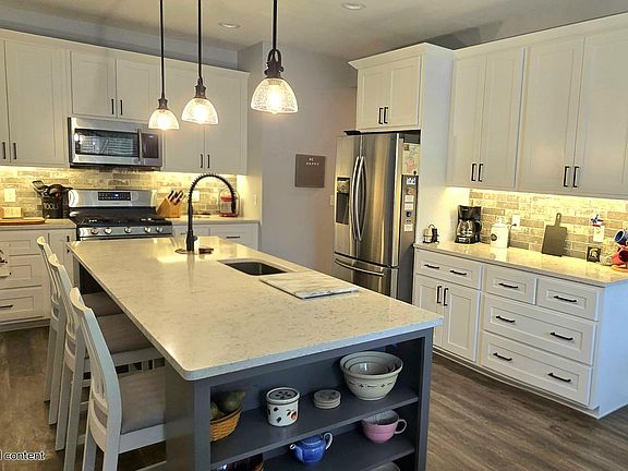 4th image of 3755 40th St SW
