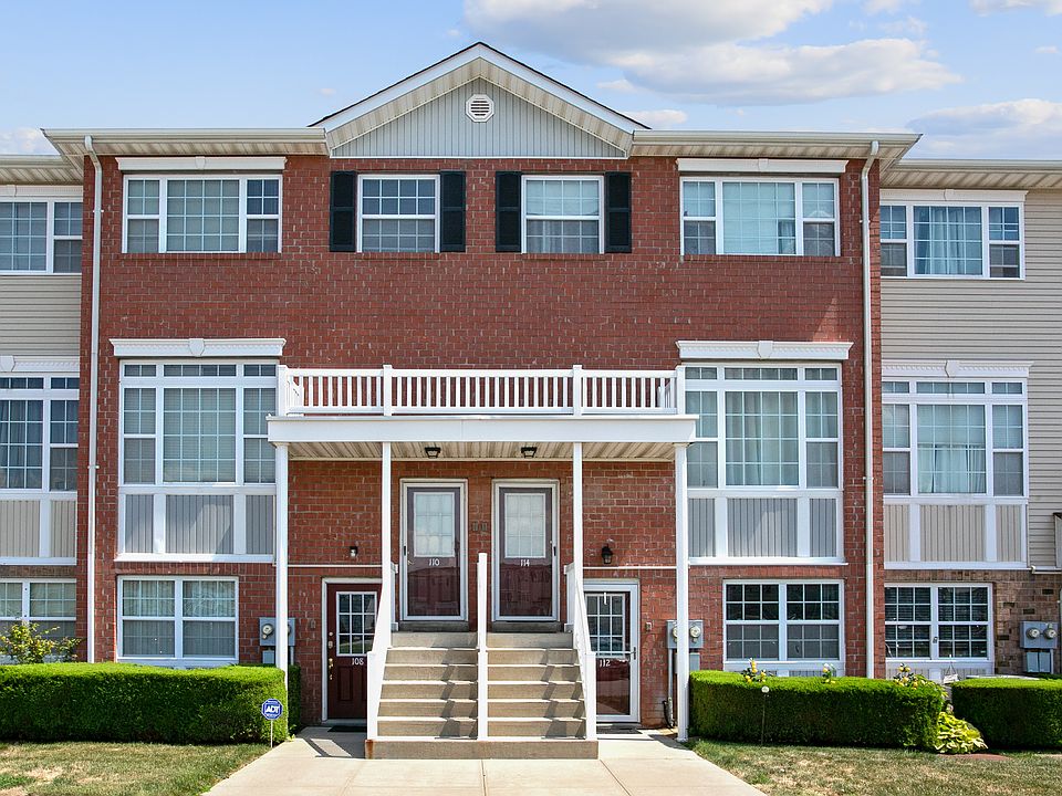 1st image of 112 Surf Dr #463