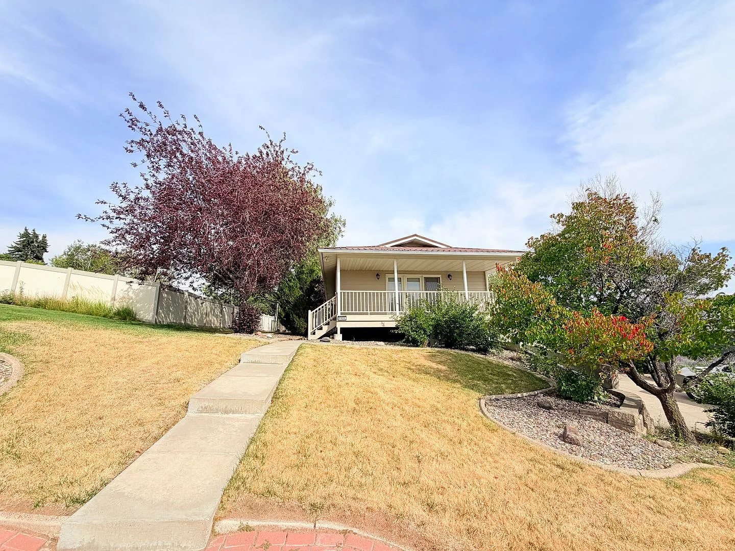 Beautiful 3 Bed 3 Bath Home — Photo 2