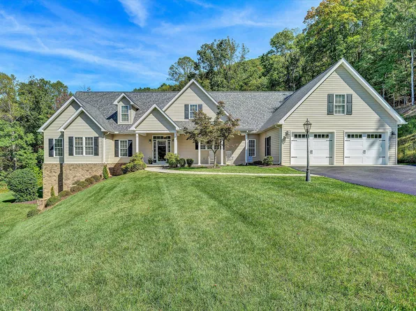 6540 Hidden Falls Dr, Salem, VA 24153