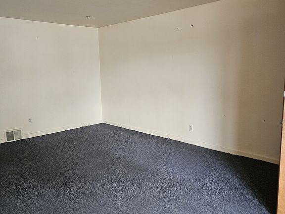 3rd image of 3720 Conshohocken Ave #1