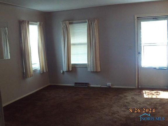 2nd image of 732 W Gramercy Ave