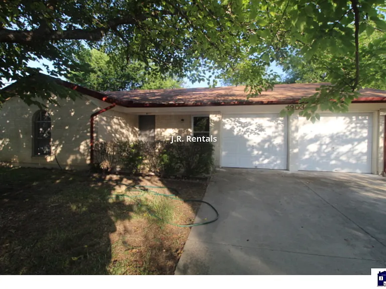 1903 Wayne St — Photo 3