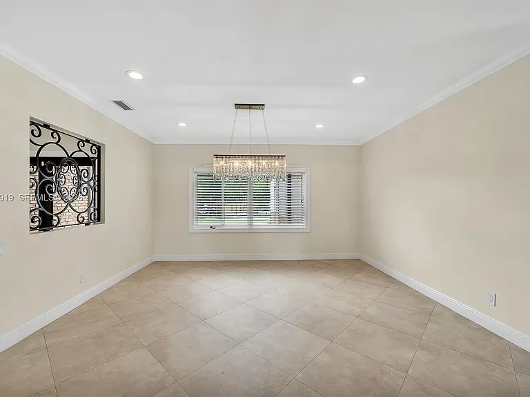 4920 SW 170th Ave — Photo 13
