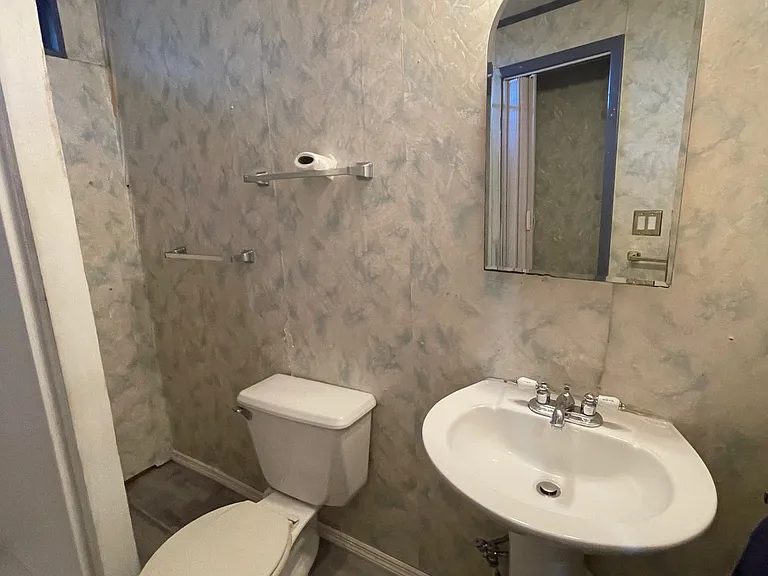 23011 Watergate Cir #R2 — Photo 20