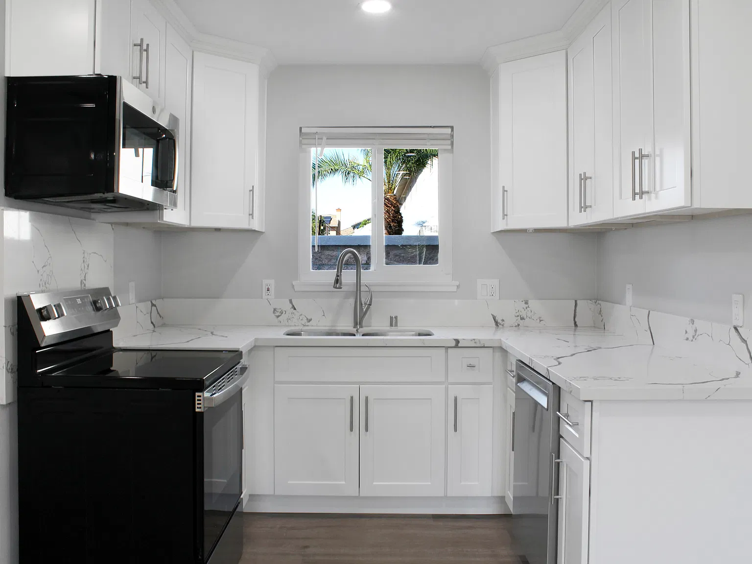 2 bed, 1.5 bath, 864 sqft, $3,150 — Photo 1