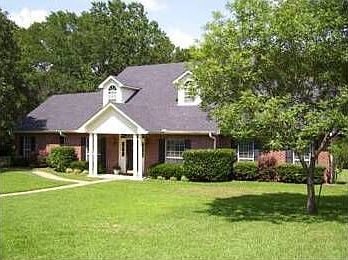 1st image of 4 Jennifer Ln N