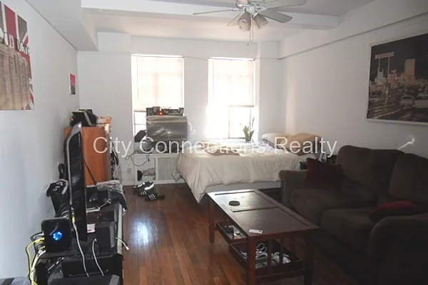 Rented by City Connections Realty | media 8