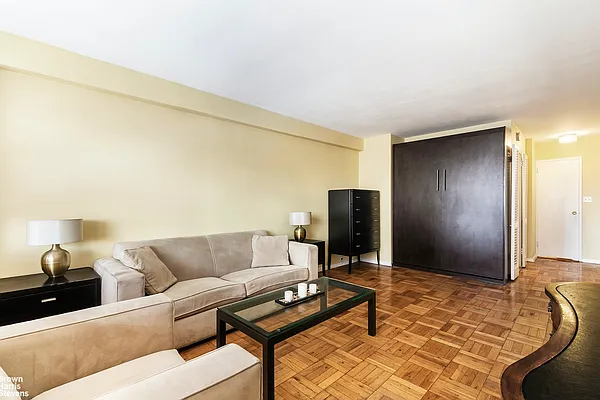 Rented by Brown Harris Stevens | media 9