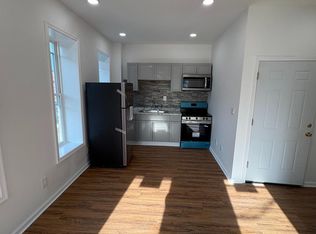 547 N 8th St, Reading, PA 19601