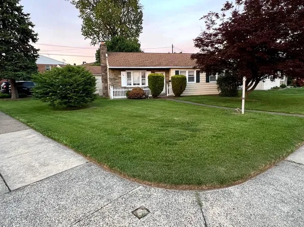 2201 Lott Ave, Philadelphia, PA 19115