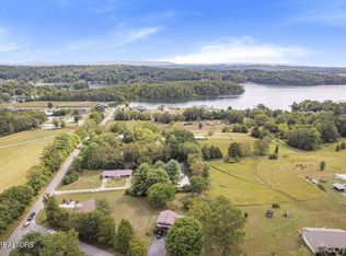 2188 Lakeview Rd, Lenoir City, TN 37772