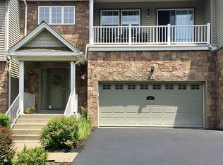 9 N River Dr, Beacon, NY 12508