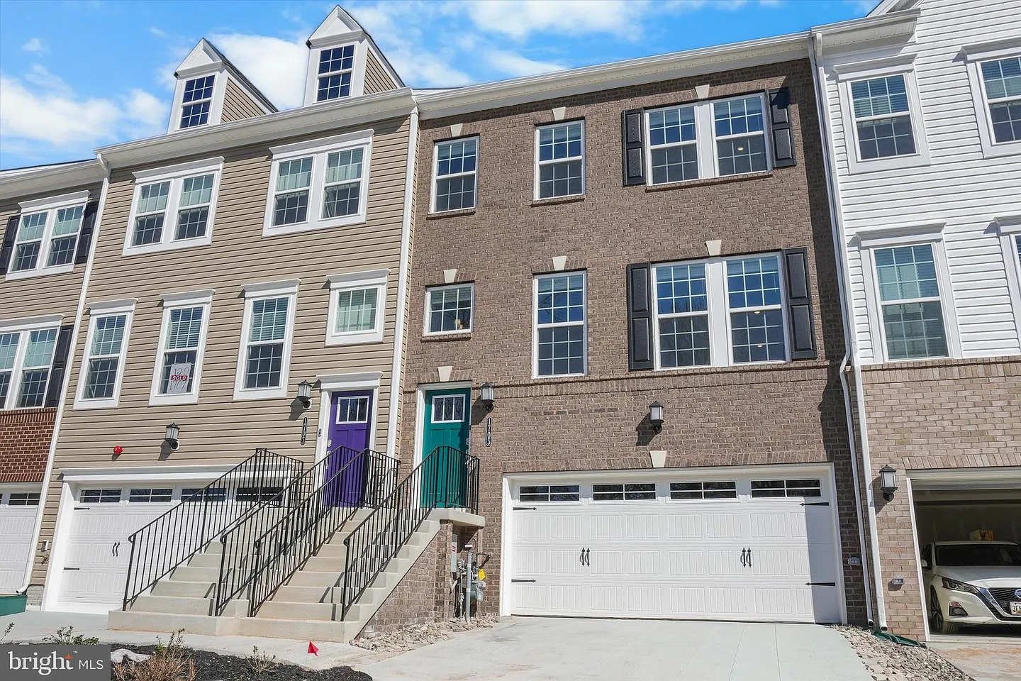 4 bed, 3.5 bath, 2569 sqft, $3,990 — Photo 1