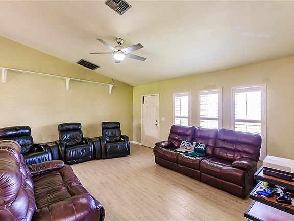 5th image of 2206 SE 18th Pl