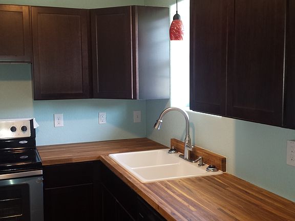 3rd image of 526 Rayburn Dr