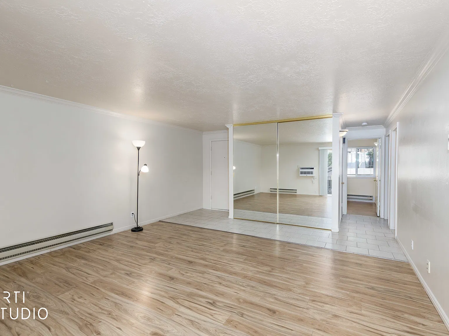 2 bed, 1000 sqft, $1,500 — Photo 3