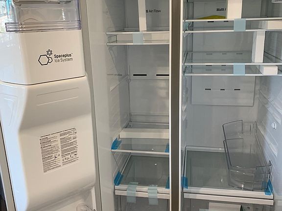 29 cuft LG Fridge. Space for everyone.